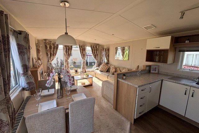15 Blackwater View,, Eastland Meadows Country Park, Southminster photo 4