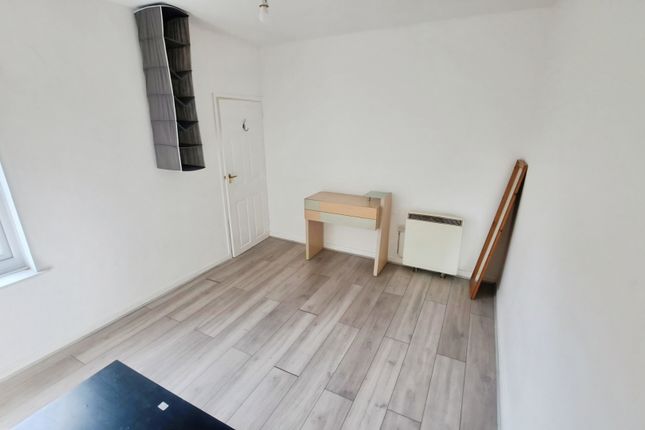 136c, Worcester Road, Malvern photo 5