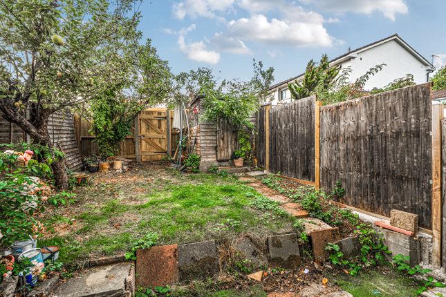 35, Chelsfield Gardens, London photo 4
