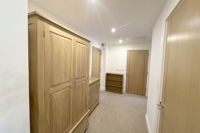 Darkes Lane, Potters Bar photo 4