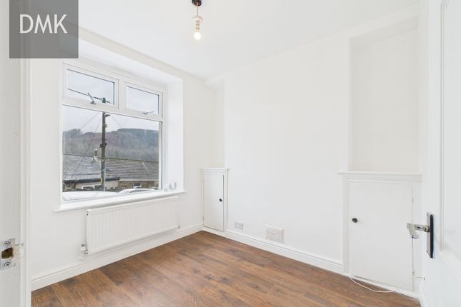 62 John Street, Bridgend photo 3