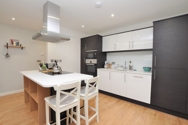 Flat to rent in Nightingale Road, Guildford, Surrey