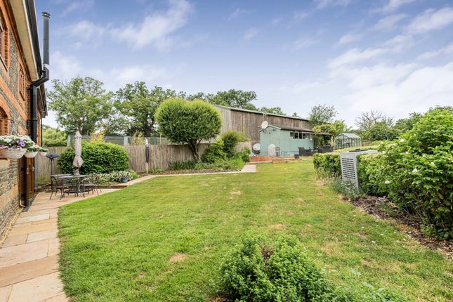 4, Manor Farm Mews, Farnham photo 4