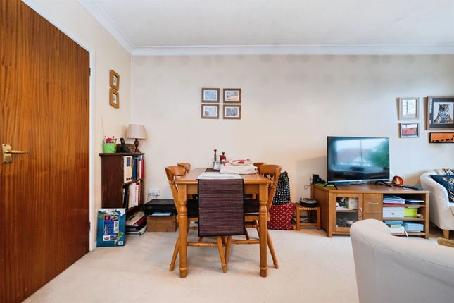 Flat 16, Clifton Lodge, 30, Clifton Road, SOUTHAMPTON photo 4