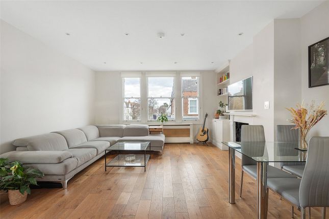 Flat for sale in Munster Road, Fulham, London