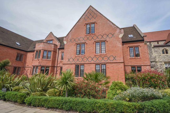 Flat to rent in The Galleries, Warley, Brentwood