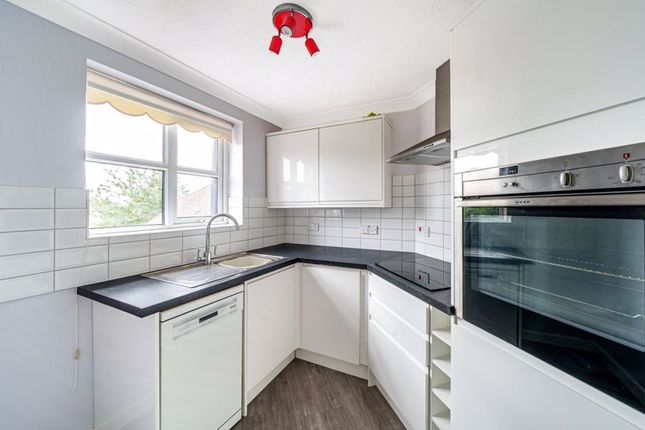 Flat for sale in Mill Stream Court, Abingdon