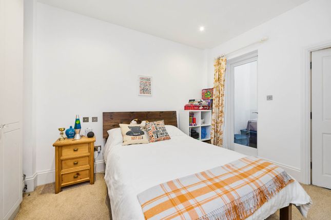 Flat for sale in Almeric Road, London