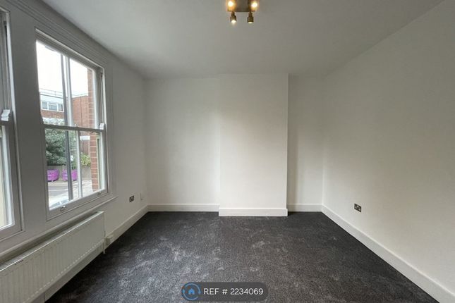 Thumbnail Maisonette to rent in Old Bethnal Green Road, London