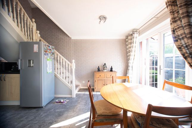 108 Patrington Garth, Hull photo 4