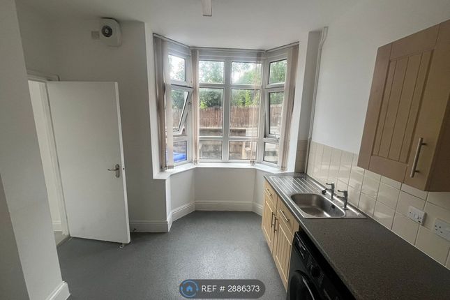 Bearwood Hill Road, Burton-On-Trent photo 5