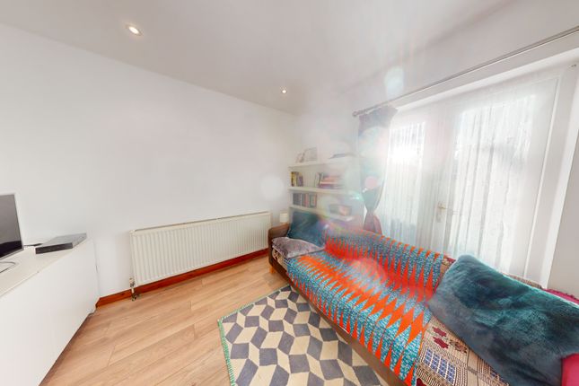 Flat for sale in Shelley Road, Oxford