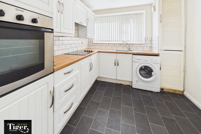 Flat 50, Crescent Court, Promenade, Blackpool photo 4
