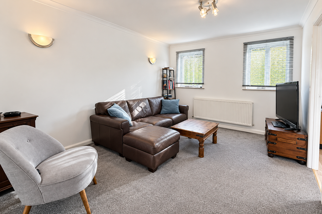 2A, Oakcroft Close, Pinner photo 4