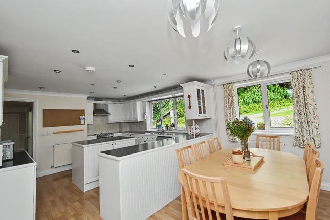 2 Orchard Close, Okehampton photo 3