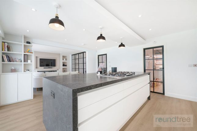 1, Edgeworth Crescent, Hendon photo 3