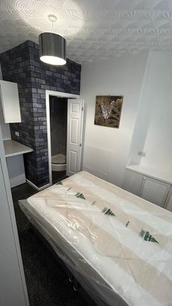 Room 1, 3 Wykeham Street, Liverpool photo 2