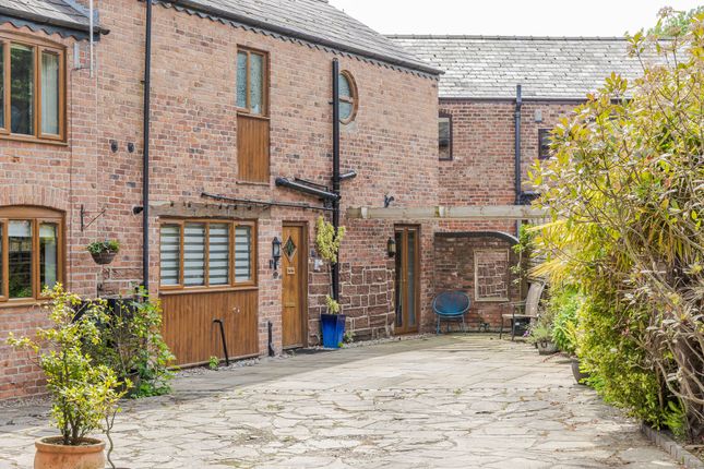 3 Eaton Hill Farm, Tarporley Road, Tarporley photo 2