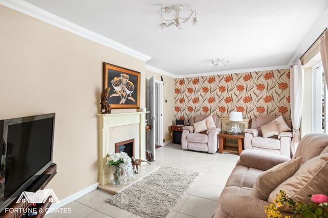 24, Upper Park, Harlow photo 4
