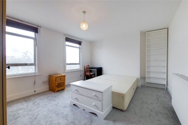 Flat to rent in Bovill Road, London