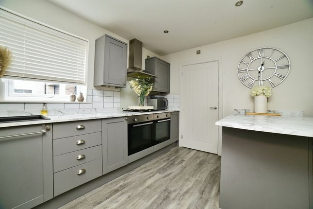 21, Victoria Croft, Beverley photo 2