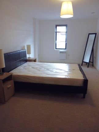 Flat to rent in Sefton Street, Liverpool