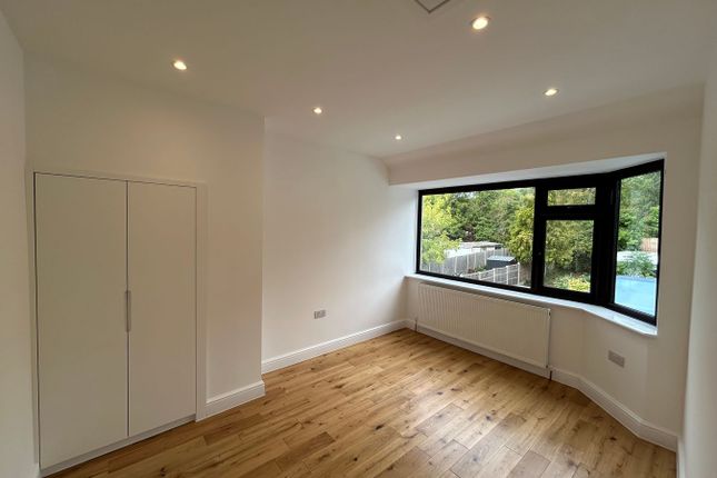 282, Bilton Road, Greenford photo 4