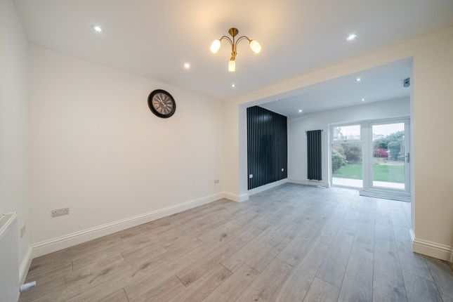 1, The Chase, Hertfordshire photo 3