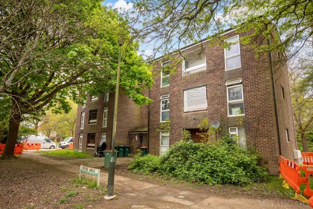 Flat for sale in Fennel Crescent, Crawley