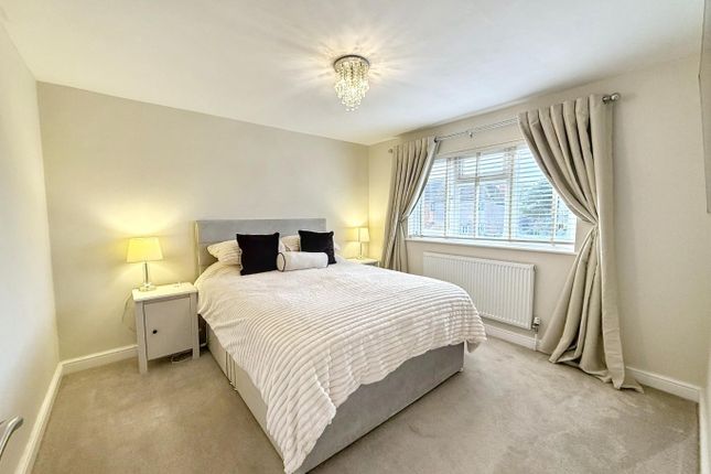 7 Croft Way, Weedon, Northamptonshire photo 4