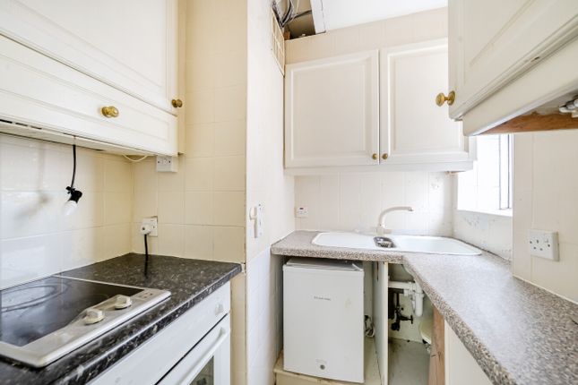 Flat 95, Clifford's Inn, Fetter Lane, London photo 3