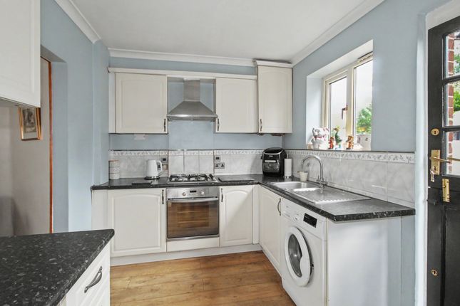 19, Trenchard Close, Hersham Village photo 4