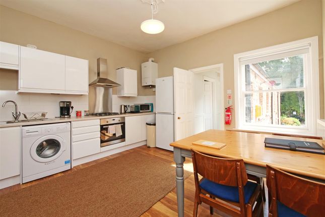 66B, Gillygate, York photo 3