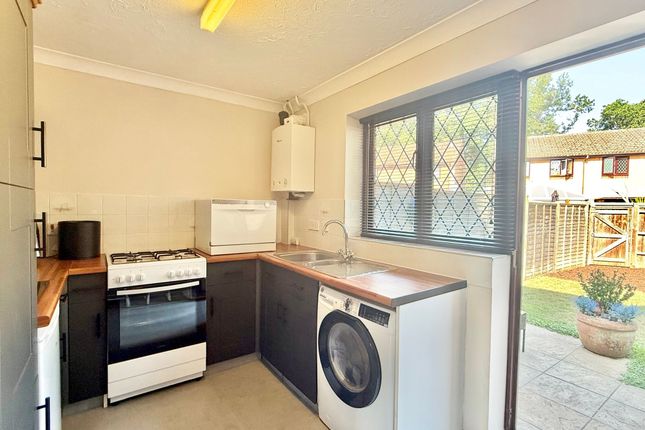 5 Willow Drive, Southampton photo 3