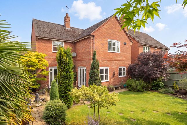 2 Dighton Close, Stratford-Upon-Avon photo 4