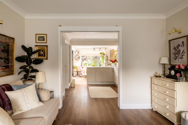 8, Reeve Road, Reigate photo 3