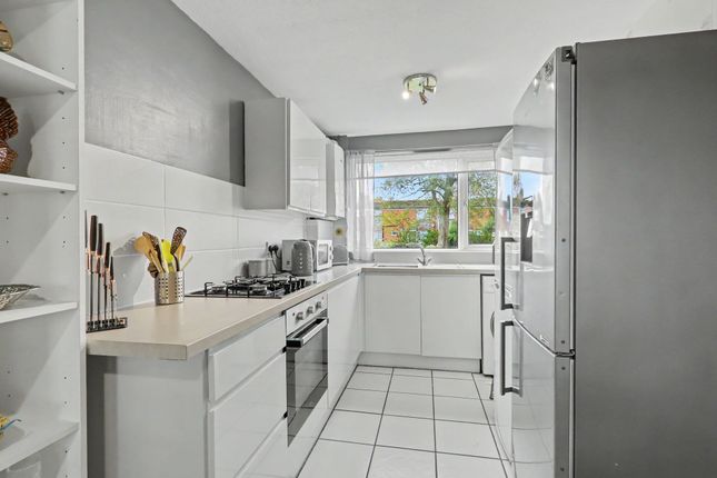 7 Exford Walk, Worthing photo 2