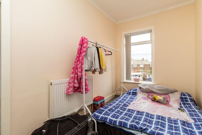 Terraced house to rent in Leeds Road, Cutsyke, Castleford, West Yorkshire