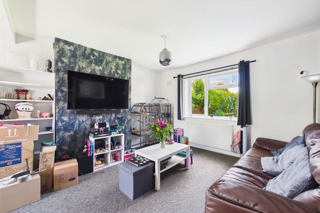 33 Hardwick Lane, Sutton-In-Ashfield photo 3
