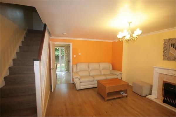 27, Chamberlayne Avenue, WEMBLEY photo 2