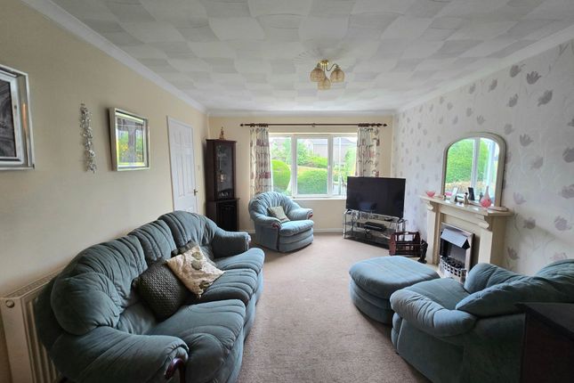 17 Gwaun Coed, Bridgend photo 4