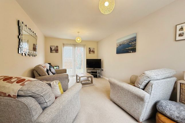 58, Seldon Crescent, Exeter photo 3