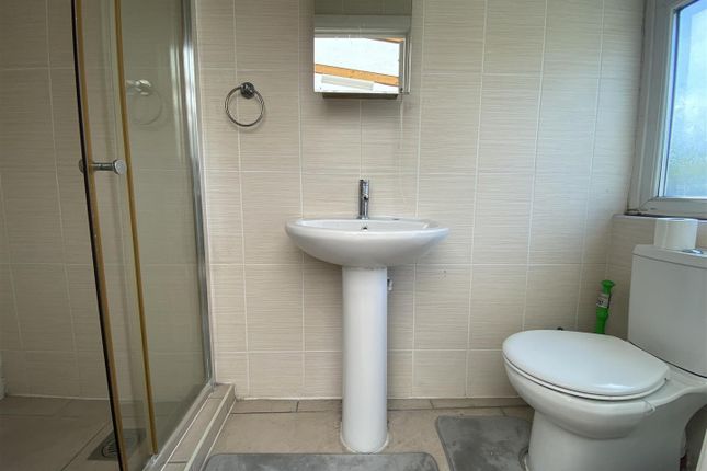 64, Regina Road, Southall photo 5
