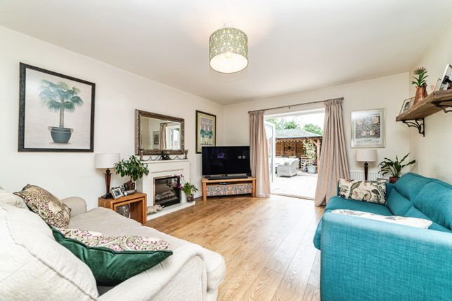 44, Heath Road, Pamber Heath photo 4