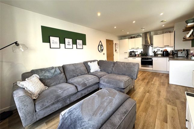 10, Maybery House, Farnborough photo 2