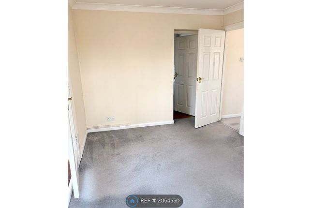 Newtonside, Burfield Road Old Windsor, Windsor photo 5