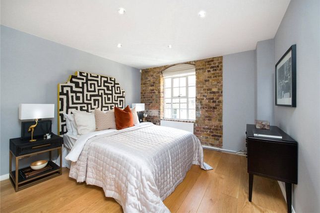 Flat to rent in Brook Mews North, Lancaster Gate
