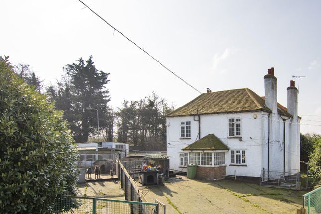 Country house for sale in Cookham Road, Swanley