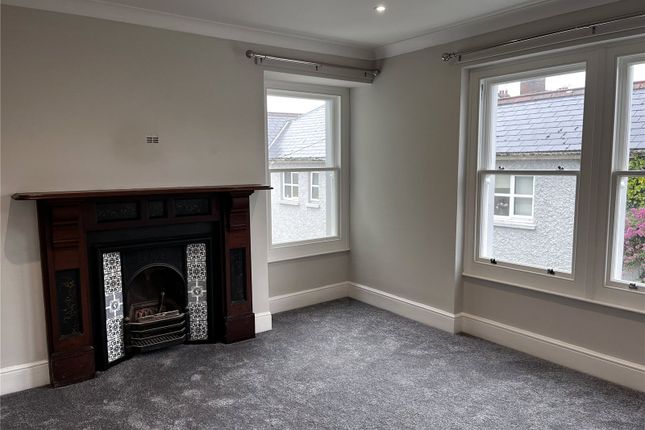 Flat at Greenwood House, 28, The Green, Pembrokeshire photo 4