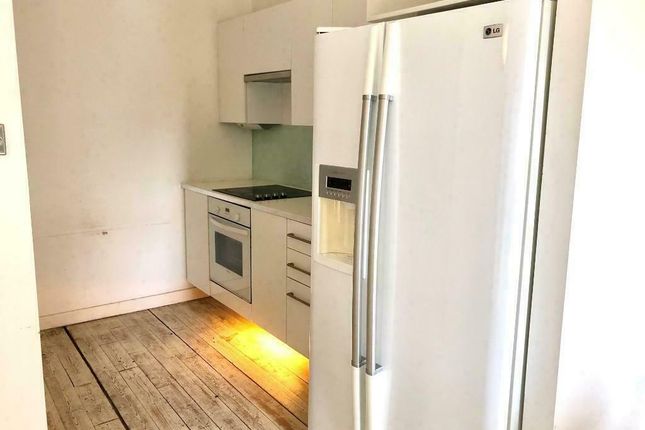 Flat to rent in Whingate, Leeds